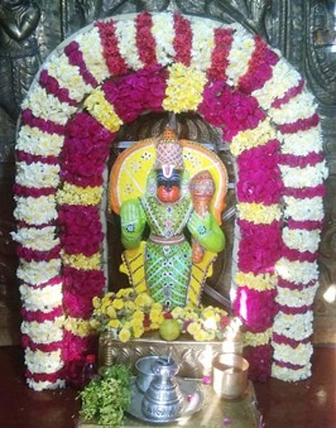 சிறப்பு அலங்காரத்தில் காட்சியளித்த ஸ்ரீ சாந்த ஆஞ்சனேயா்.