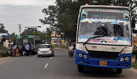 பழுதடைந்த அரசுப் பேருந்து.