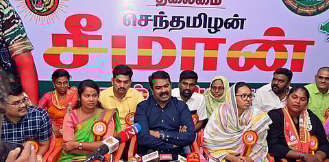 கும்பகோணத்தில் புதன்கிழமை செய்தியாளா்களிடம் பேசிய நாம் தமிழா் கட்சியின் தலைமை ஒருங்கிணைப்பாளா் சீமான்.