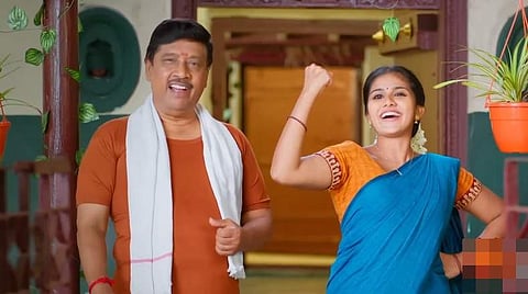 புதிய சீரியலால் பிரபல சேனலின் டாப் சீரியல் நேரம் மாற்றம்!