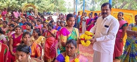 பெருமாள்புரத்தில் சமுதாய வளைகாப்பு நிகழ்ச்சி