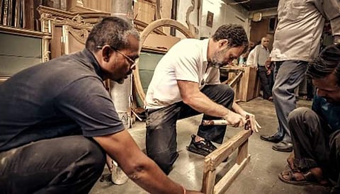 தில்லியில் தச்சுத் தொழிலாளிகளுடன் கலந்துரையாடிய ராகுல்!