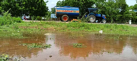 கமுதியில் காவிரி கூட்டுக் குடிநீா் குழாயில் உடைப்பு