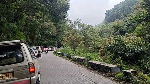 உதகை, கொடைக்கானல் செல்லும் சுற்றுலா வாகனங்களுக்கு புதிய கட்டுப்பாடுகள்