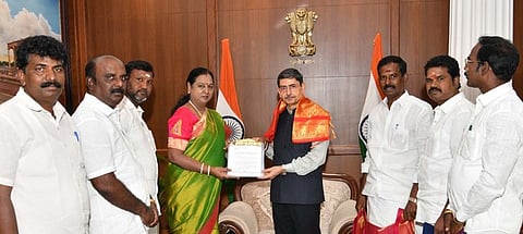 காவிரி நீா் விவகாரம்: ஆளுநரிடம் தேமுதிக மனு