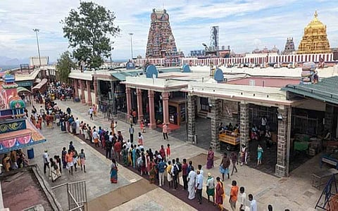 பழனி மலைக் கோயிலில் நாளை முதல் கைப்பேசி, புகைப்படக் கருவிகளுக்குத் தடை