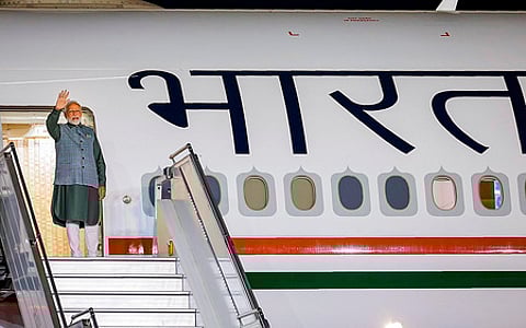 தில்லியிலிருந்து இந்தோனேசியா புறப்பட்ட பிரதமா் மோடி.