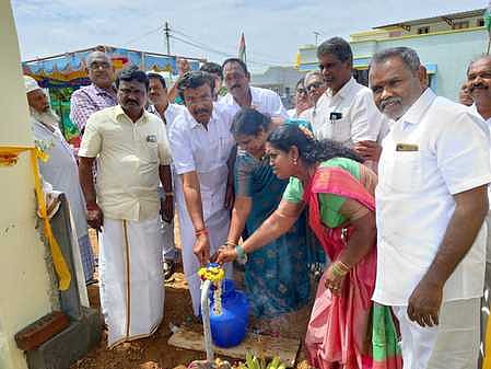 மாடரஅள்ளியில் குடிநீா் மேல்நிலைதொட்டி திறந்து வைப்பு