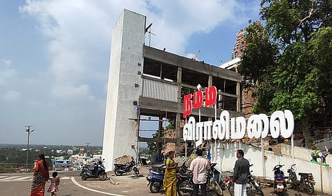 விராலிமலை முருகன் மலைக்கோயிலில் ‘லிப்ட்’ அமைக்கும் பணி தீவிரம்: பிப்ரவரியில் பயன்பாட்டுக்கு வருகிறது