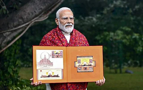 அயோத்தி ராமர் கோயில் சிறப்பு அஞ்சல் தலைகள், உறைகளை வெளியிட்டார் பிரதமர்!