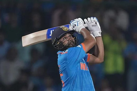 சூப்பர் ஓவரில் ரோஹித் சர்மா ரிட்டையர்டு ஹர்ட்டா அல்லது ரிட்டையர்டு அவுட்டா?
