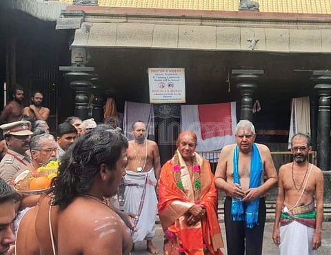 நடராஜர் கோயிலில் தனது மனைவி மற்றும் குடும்பத்தினருடன் சாமி தரிசனம் செய்த குடியரசு துணைத் தலைவர் ஜக்தீப்தன்கர்.