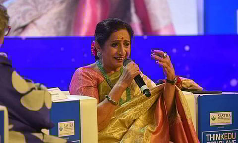 வலிகளைத் தாங்குவதற்கு இசை உதவுகிறது: பாடகர் அருணா சாய்ராம்