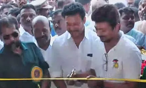 புத்தகக் காட்சியை தொடங்கிவைத்தார் அமைச்சர் உயநிதி ஸ்டாலின்