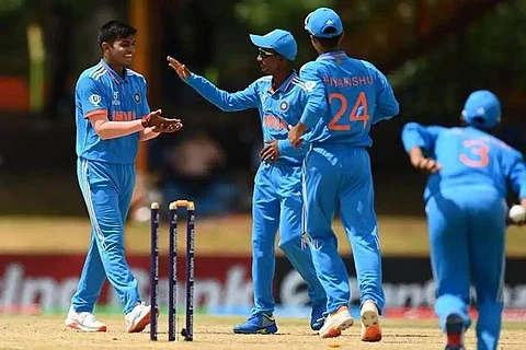 சூப்பர் 6 சுற்று: நியூசிலாந்தை 214 ரன்கள் வித்தியாசத்தில் வீழ்த்தி இந்தியா அபாரம்!