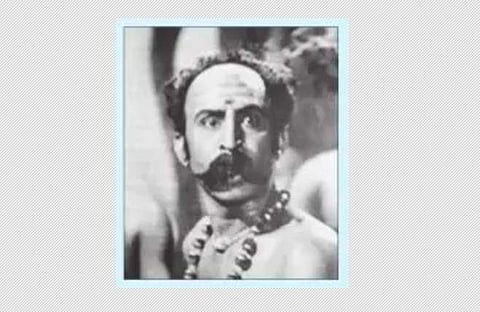 ரசிக்கும் சீமான்!