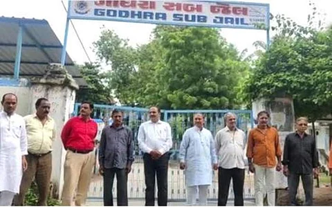 ’சிறையிலிருந்து விடுதலையான பில்கிஸ் பானு வழக்கின் குற்றவாளிகள்.’