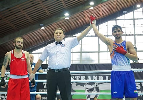 சச்சின், அமித் பங்காலுக்கு தங்கம்