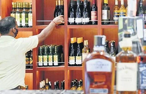 கேரள மதுபானங்களுக்கு கலால் வரி உயர்வு!