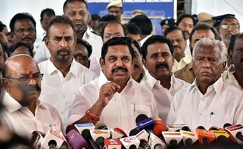 யாா் ஆட்சியில் மருத்துவக் கல்லூரிகள் - மருத்துவ கட்டமைப்புகள் அதிகம்?: 
பேரவையில் கடும் வாக்குவாதம்