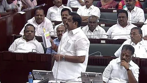 ஓபிஎஸ் இருக்கை மாற்றம்