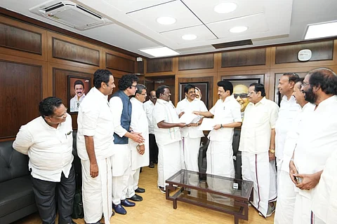 திமுக கூட்டணியில் காங்கிரஸ் கட்சிக்கு 10 தொகுதிகள் ஒதுக்கீடு

