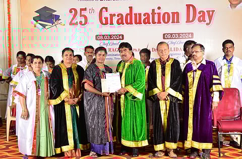 ஜெ.ஜெ, கல்லூரியில் பட்டமளிப்பு விழா