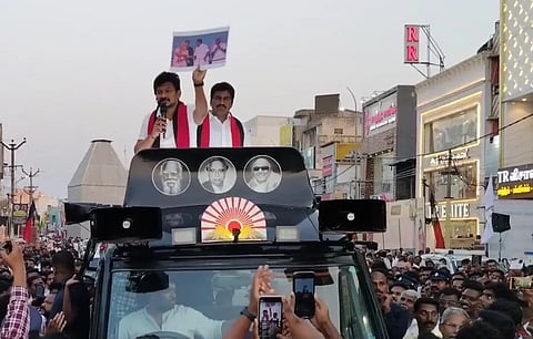 எய்ம்ஸ் துவக்க விழா புகைப்படத்தைக் கொண்டு உதயநிதி  பிரசாரம்!