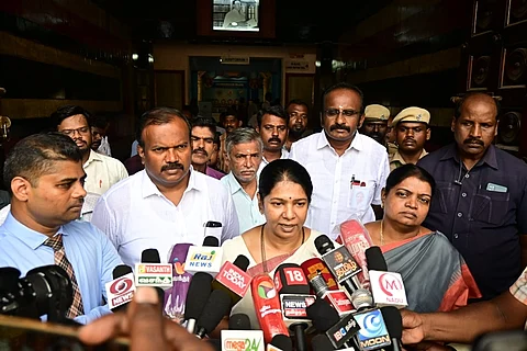 சிலிண்டர் விலை குறைப்பு: கனிமொழி எம்.பி. கருத்து