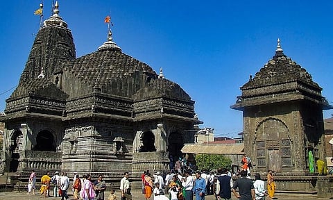 மகா சிவராத்திரி: திரியம்பகேஸ்வர் கோயிலில் அலைமோதும் பக்தர்கள் கூட்டம்!