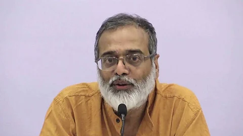 நியூஸ் கிளிக் நிறுவனா் பிரபீா் புா்காயஸ்தா