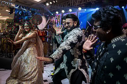 ஷங்கர் மகள் வரவேற்பு விழாவில் ரன்வீர் சிங் குத்தாட்டம்!
