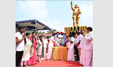 அம்பேத்கர் சிலைக்கு முதல்வர் ஸ்டாலின் மரியாதை