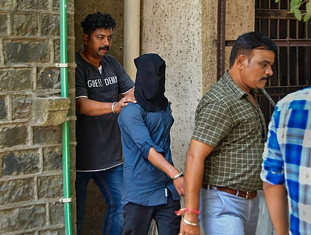 சல்மான வீட்டிற்கு வெளியே துப்பாக்கிச் சூடு நடத்தியதாக கைது செய்யப்பட்ட நபா்.