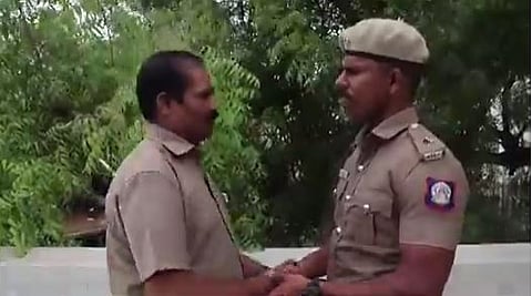 சமாதானமான கண்டக்டர் - காவலர் 