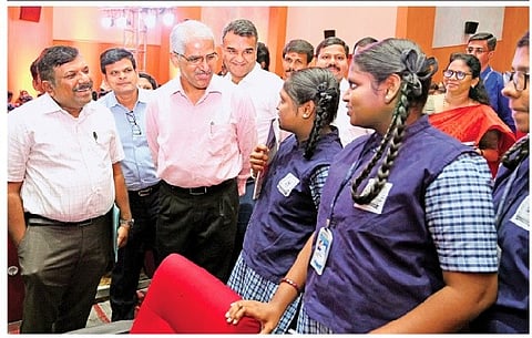 மாணவா்களுக்கு ரூ.1,000 வழங்கும் ‘தமிழ் புதல்வன்’ திட்டம் ஜூலையில் தொடக்கம்

