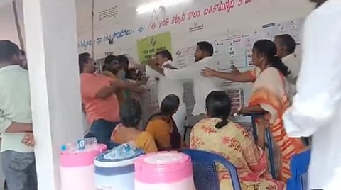 வாக்காளரின் கன்னத்தில் அறைந்த எம்எல்ஏ!