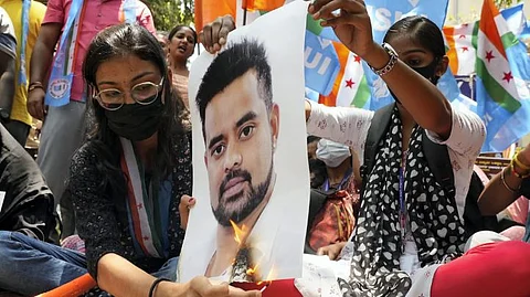 பிரஜ்வல் ரேவண்ணாவை கைது செய்யக் கோரி நடந்த ஆர்ப்பாட்டம்.