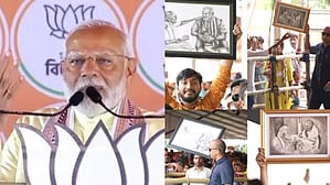 ஹூக்ளியில் மோடி மற்றும் அவருக்கு பரிசளித்த மக்கள்