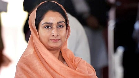  Harsimrat Kaur 