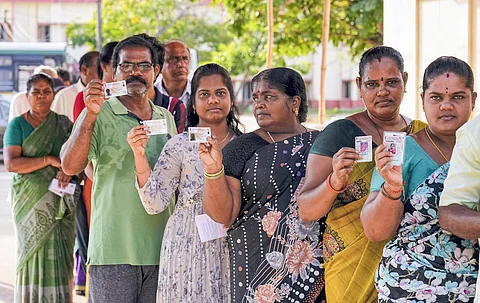 11 மணி வாக்குப்பதிவு நிலவரம்: மே.வங்கம் முதலிடம்!