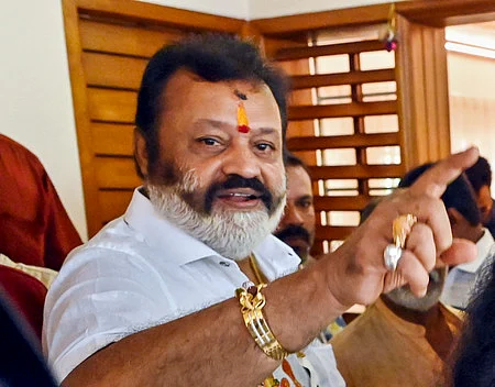 கேரள மாநிலம், திருச்சூா் தொகுதியில் வெற்றி பெற்ற பாஜக வேட்பாளா் நடிகா் சுரேஷ் கோபி.