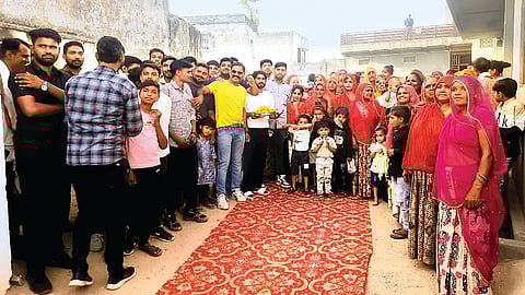 ஆறு தலை முறையாக ஒரே வீட்டில் கூட்டுக் குடும்பம்