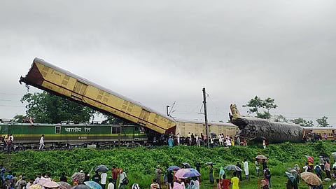 மேற்கு வங்க ரயில் விபத்து: ‘கவச்’ தொழில்நுட்பம் இல்லை