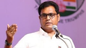 தொழில்துறை அமைச்சா் டி.ஆா்.பி. ராஜா