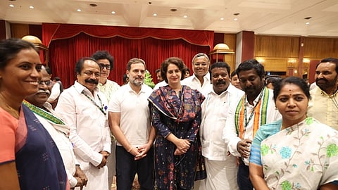 ராகுல் காந்தி, பிரியங்கா காந்தியுடன் தமிழக காங்., எம்.பி.க்கள்