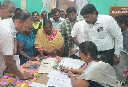 பென்னாகரத்தில் 2 ஆம் நாள் வருவாய்த் தீா்வாயத்தில் 228 மனுக்கள் ஏற்பு