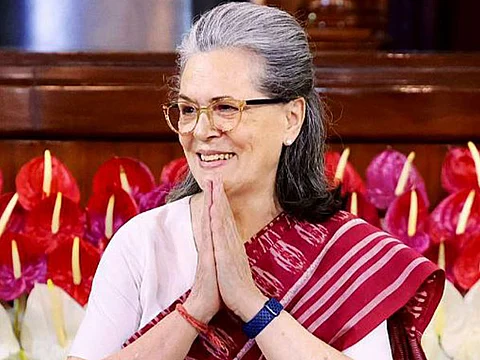 சோனியா