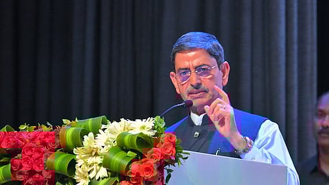 தமிழக ஆளுநா் ஆா்.என்.ரவி 