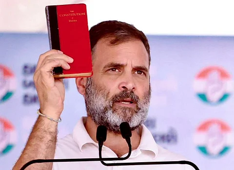 ராகுல் உயர்த்திப் பிடித்ததால் விறுவிறுப்பாக விற்பனையாகும் புத்தகம்!